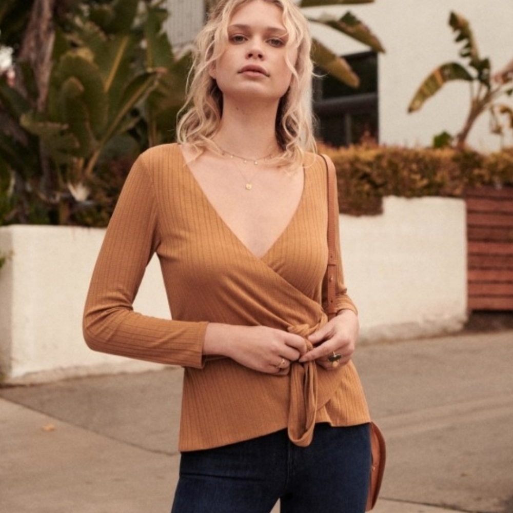 Sézane RARE Sonia Wrap Top Coffee Brown Long Sleeve Tan Camel Cognac Large Small - Picture 3 of 8